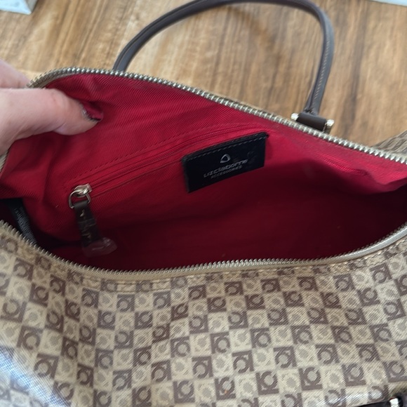 Liz Claiborne Barrel Shoulder Bag Logo Print - Picture 6 of 6